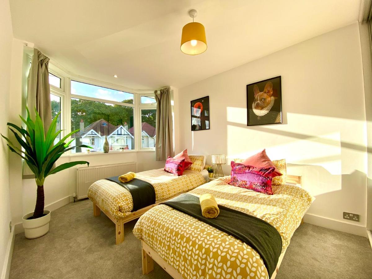 2 Min Walk To The Best Beach! Stunning Newly Refurbished Stylish 2 Bedroom Apartment! - Great Location - Free Parking - Fast Wifi - Smart Tv - Sleeps Up To 4! Close To Bournemouth & Poole Town Centre & Sandbanks Εξωτερικό φωτογραφία